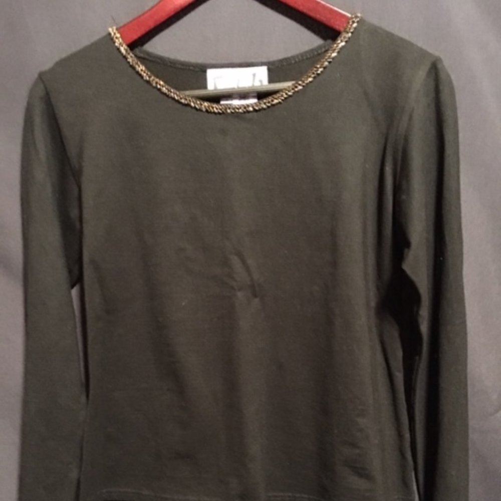 FAITH SOFT LIGHTWEIGHT BLACK SWEATER  Small